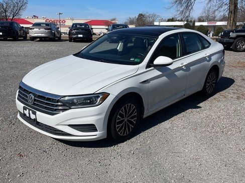 Used 2019 Volkswagen Jetta SEL image 2