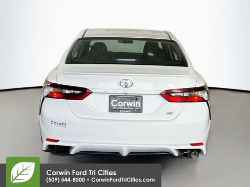 Used 2024 Toyota Camry SE FWD image 13