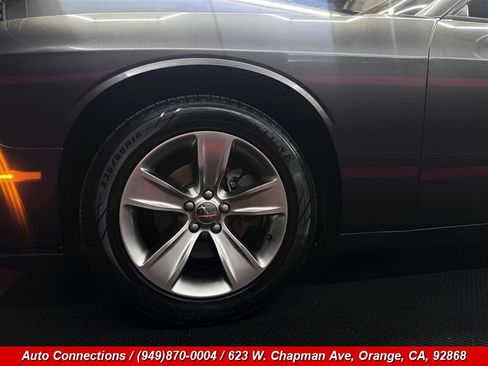 Used 2015 Dodge Challenger SXT RWD image 22