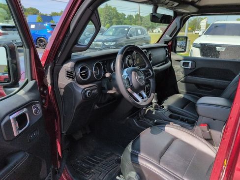 Used 2021 Jeep Wrangler Unlimited Sahara AWD/4WD image 9