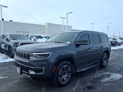 Used 2024 Jeep Wagoneer Series II w/ Flexible Seating Group image 11