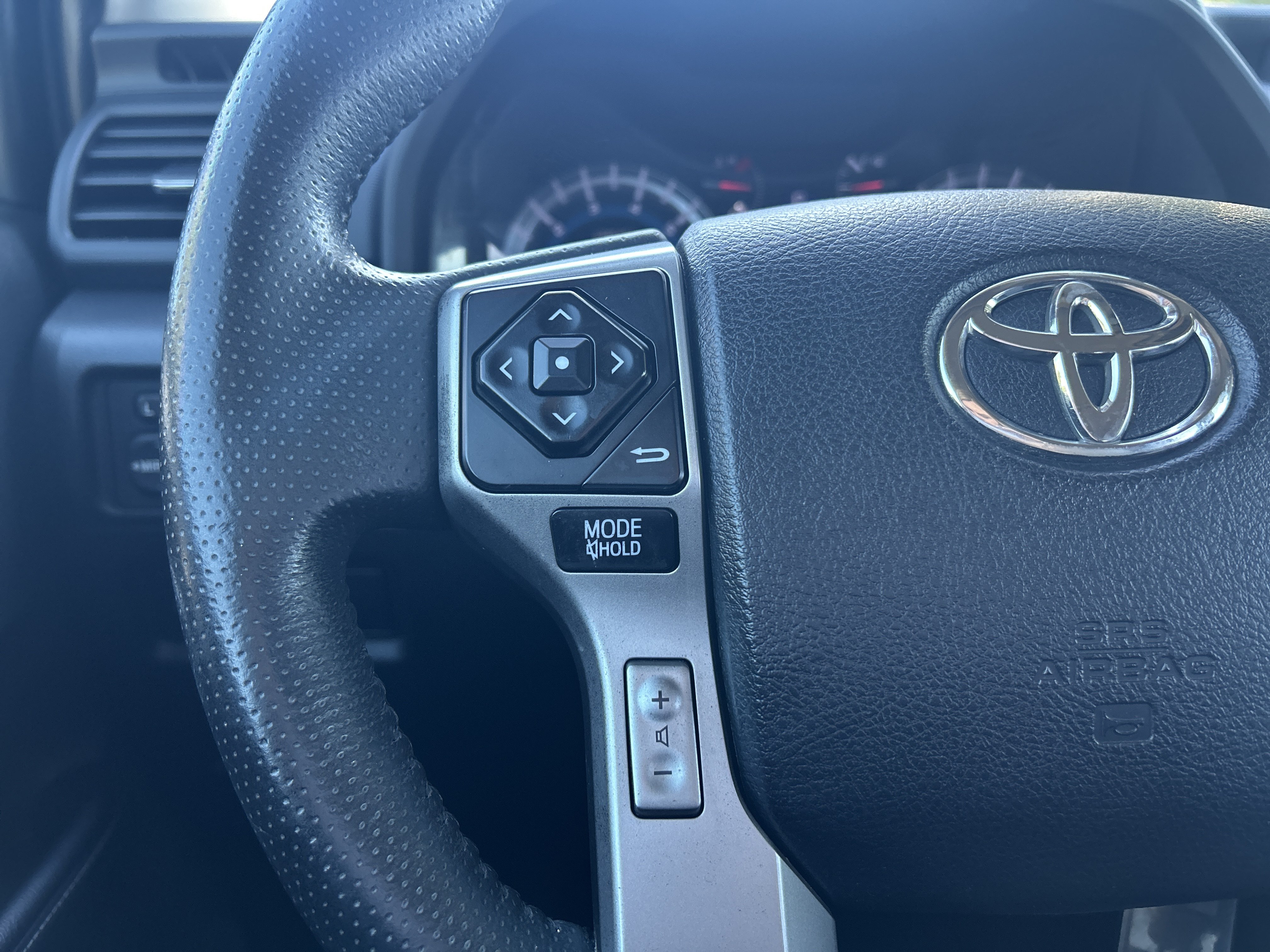 Used 2018 Toyota 4Runner SR5 RWD image 18