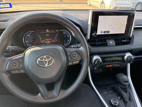 Used 2025 Toyota RAV4 XLE image 19