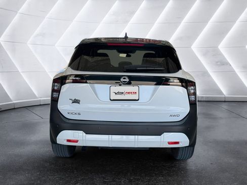 Used 2025 Nissan Kicks SV AWD/4WD image 5