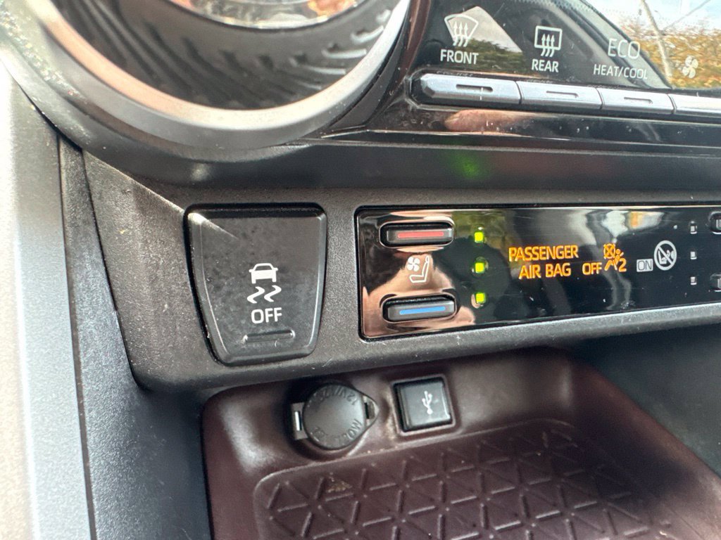 Used 2021 Toyota RAV4 Limited w/ Limited Grade Weather Package AWD/4WD image 36