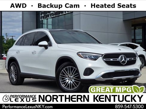 Used 2025 Mercedes-Benz GLC 300 4MATIC image 1