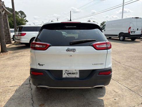 Used 2017 Jeep Cherokee Limited FWD image 6