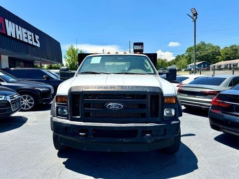 Used 2009 Ford F550 2WD Regular Cab Super Duty image 2