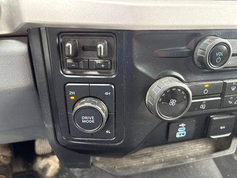 Used 2025 Ford F250 XLT AWD/4WD image 13