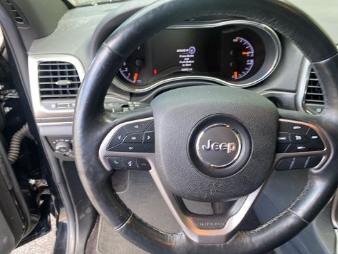Used 2018 Jeep Grand Cherokee Limited AWD/4WD image 12