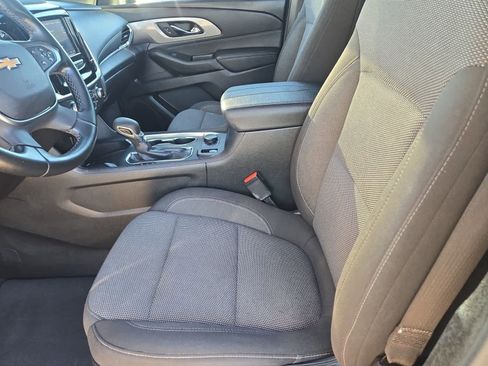 Used 2023 Chevrolet Traverse LT image 16