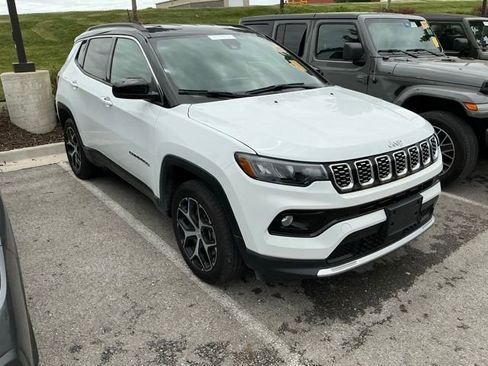 Used 2024 Jeep Compass Limited AWD/4WD image 4