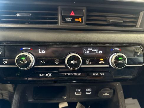 Used 2024 Honda Pilot Touring image 27