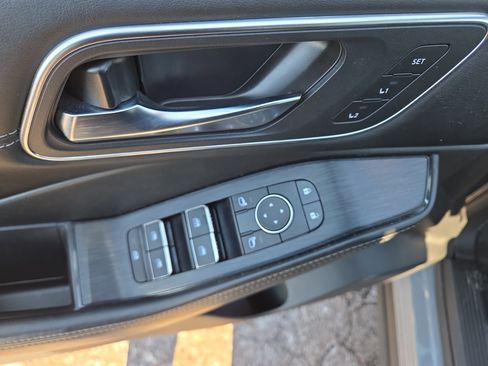 Used 2022 Nissan Rogue Platinum w/ Head-Up Display Package image 32