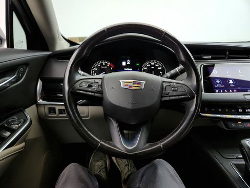 Used 2019 Cadillac XT4 Premium Luxury w/ Cold Weather Package FWD image 17