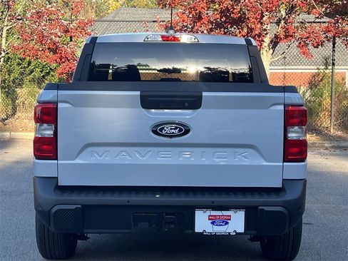 New 2025 Ford Maverick XL image 24