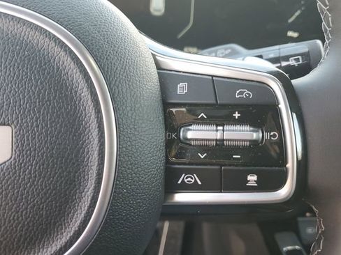 Certified 2025 Kia Sorento SX Prestige image 23