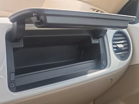Used 2014 Volkswagen Beetle TDI FWD image 28