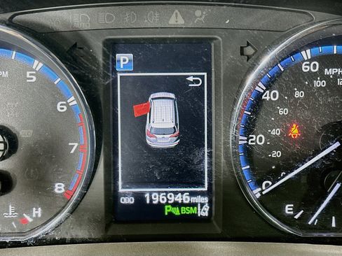 Used 2017 Toyota RAV4 Platinum FWD image 19
