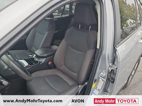 Used 2022 Toyota RAV4 LE AWD/4WD image 10