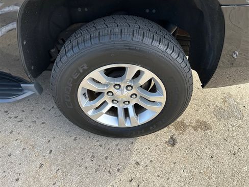 Used 2018 Chevrolet Tahoe LT image 25