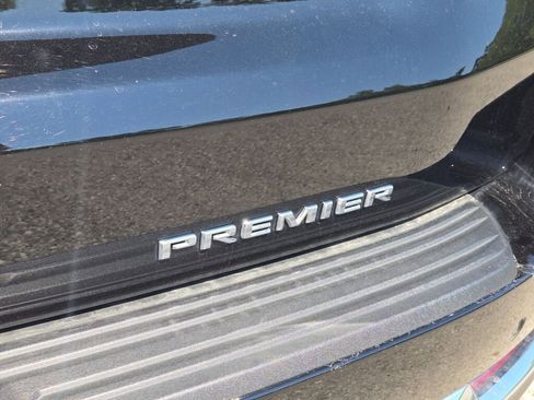 Used 2025 Chevrolet Suburban Premier image 17