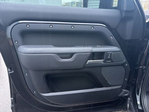 Used 2023 Land Rover Defender 110 X image 12