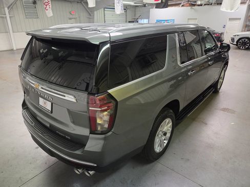 Used 2023 Chevrolet Suburban Premier RWD image 7