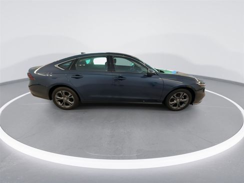 Used 2023 Honda Accord EX image 8