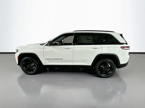 New 2026 Jeep Grand Cherokee Limited w/ Limited Altitude Package AWD/4WD image 9