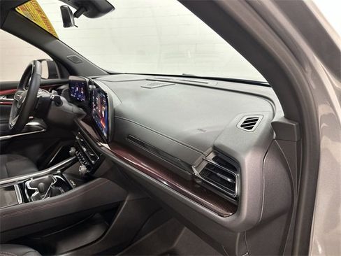 Used 2025 Chevrolet Traverse Z71 w/ Enhanced Driving Package image 29