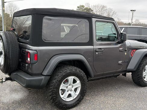 Used 2023 Jeep Wrangler Sport S image 5