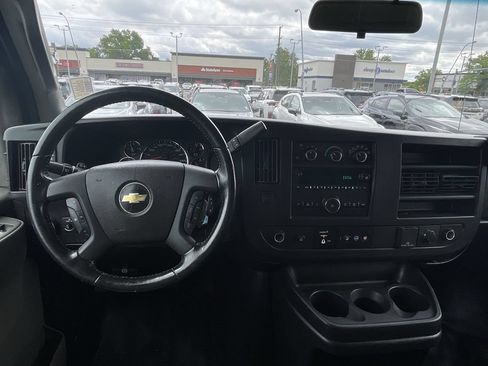 Used 2021 Chevrolet Express 3500 LS w/ Cold Climate Package RWD image 23