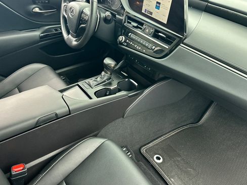 Certified 2025 Lexus ES 350 w/ Premium Package FWD image 12