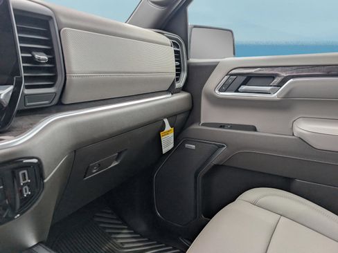 New 2026 Chevrolet Silverado 1500 LTZ w/ LTZ Premium Package AWD/4WD image 31