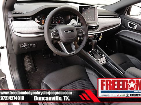 New 2026 Jeep Compass Latitude image 10