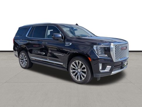 Used 2022 GMC Yukon Denali w/ Denali Premium Package AWD/4WD image 3