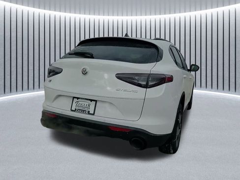 New 2025 Alfa Romeo Stelvio Sprint image 9