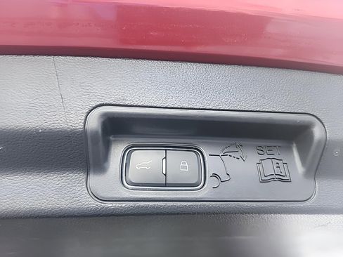 Certified 2022 Ford Explorer XLT image 12