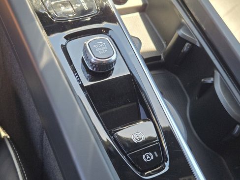Used 2024 Volvo S60 B5 Plus FWD image 21