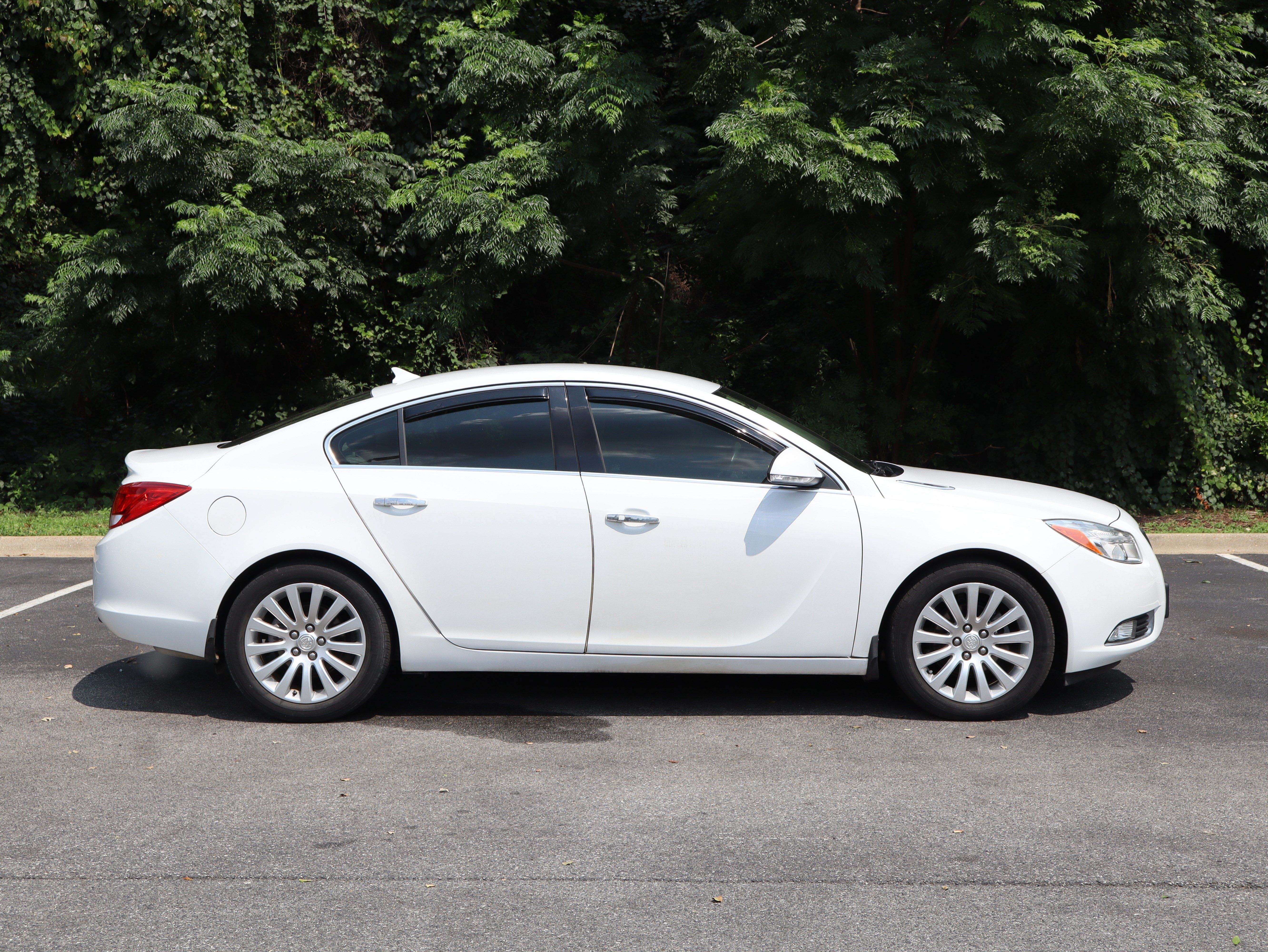 Used 2012 Buick Regal Premium FWD image 10