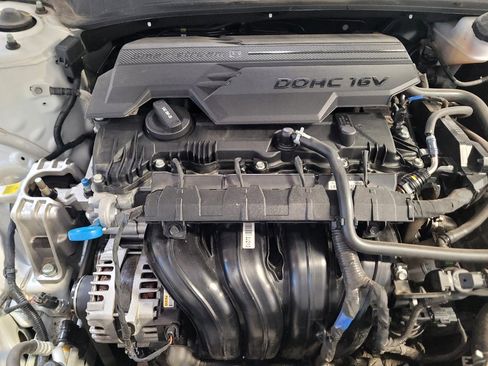 Used 2025 Hyundai Elantra SEL FWD image 30