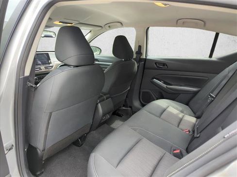 Used 2023 Nissan Altima 2.5 SV FWD image 17