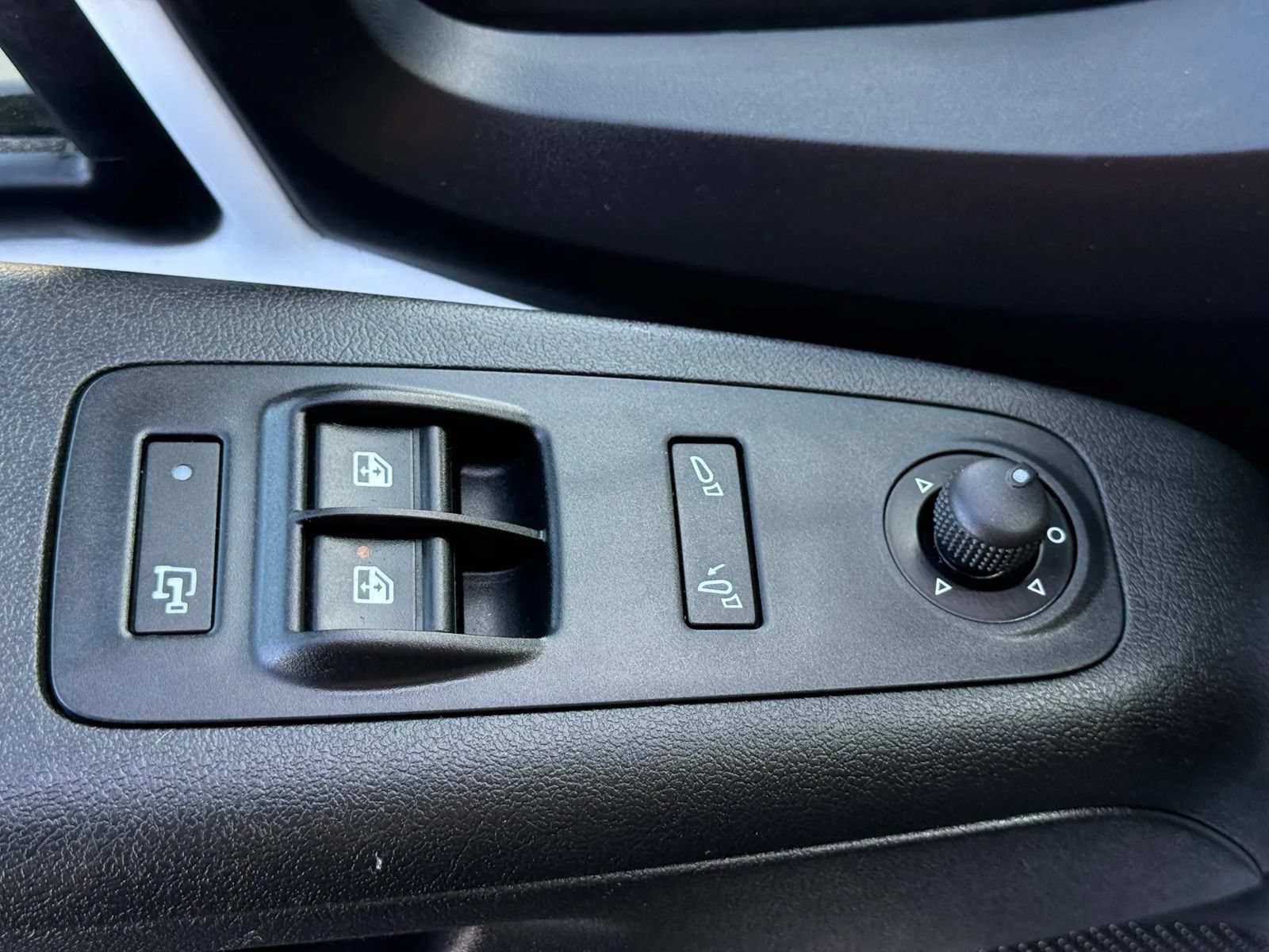 Used 2024 RAM ProMaster 2500 w/ Safety Group FWD image 14