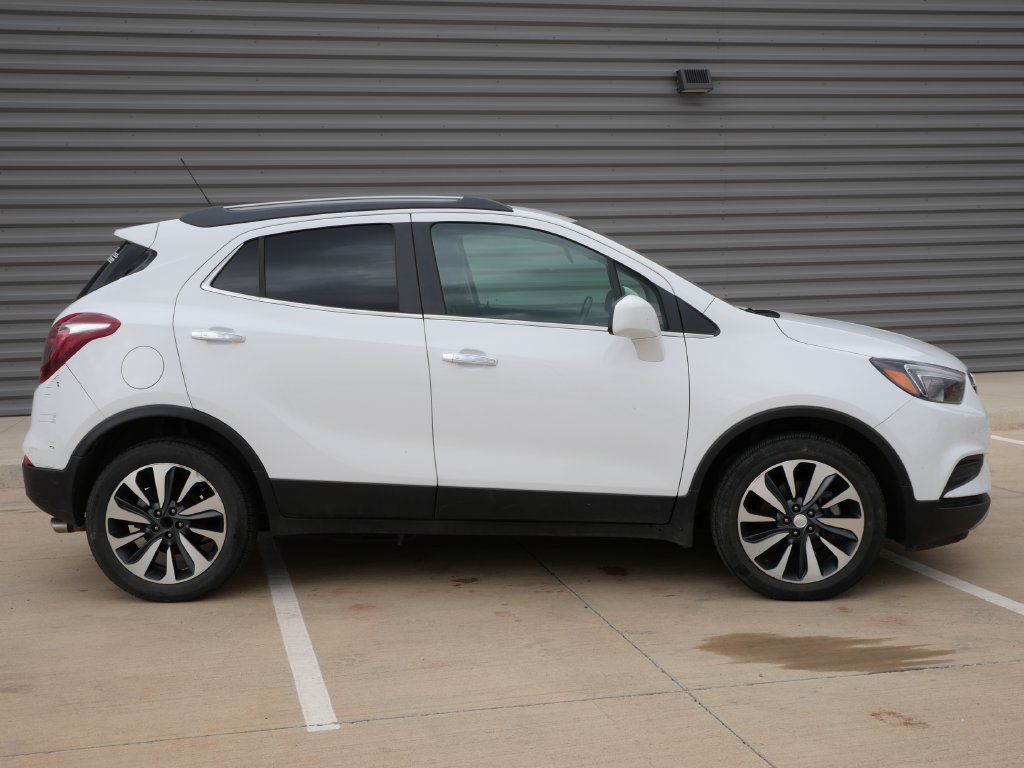 Used 2021 Buick Encore Preferred FWD image 2