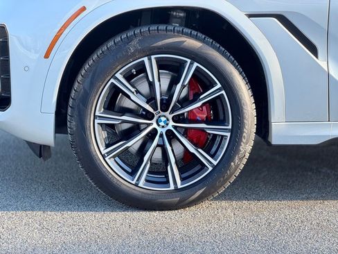 New 2026 BMW X6 xDrive40i image 2