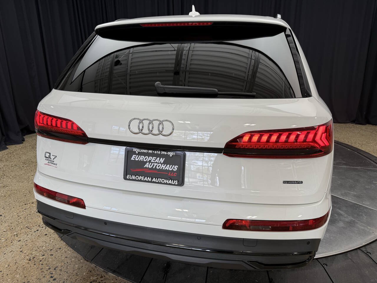 Used 2022 Audi Q7 2.0T Premium Plus w/ Premium Plus Package AWD/4WD image 9