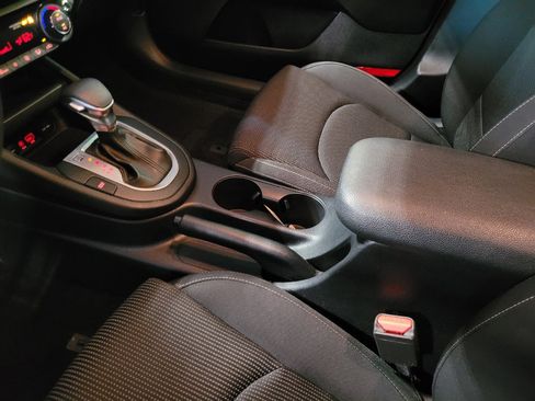 Used 2019 Kia Forte LXS FWD image 26