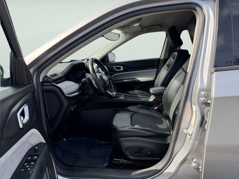 Used 2022 Jeep Compass Latitude w/ Convenience Group AWD/4WD image 16