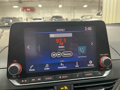 Used 2024 Nissan Altima 2.5 SV FWD image 16